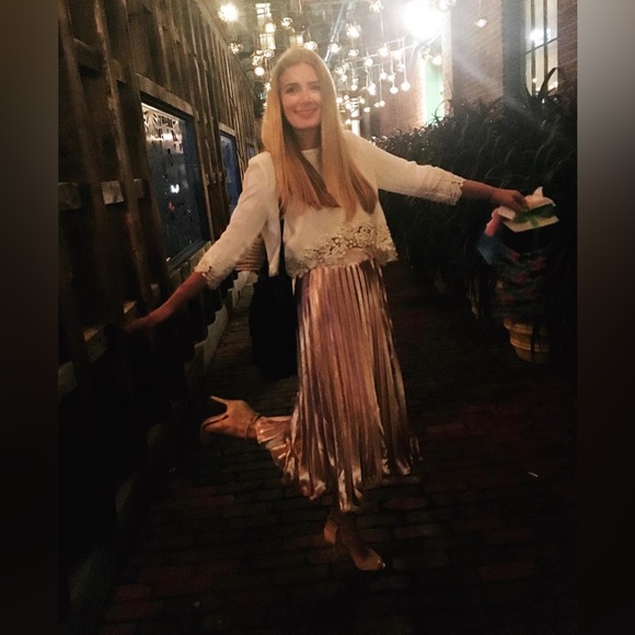 White blouse shirt - Picture 4 of 4